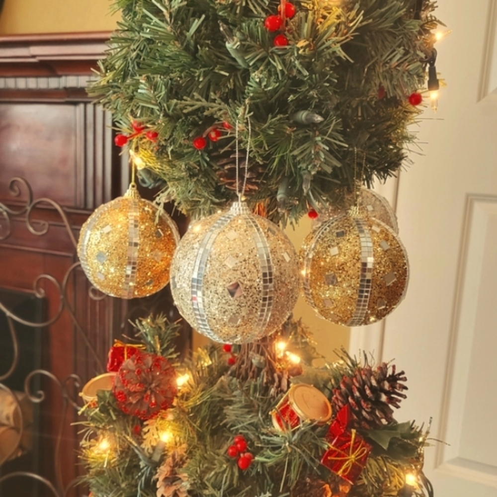 Vintage Set of (4)-Twinkling Light Reflecting Christmas Ball Shaped Ornaments